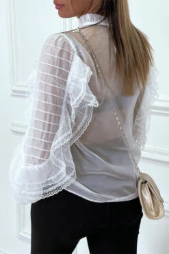 Blouse Blanche En Tulle Avec Broderie Et Volant