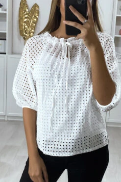 Blouse Blanche Manches Bouffante Col Bateau En Matière à Trous -Default Template 5 blouse blanche manches bouffante col bateau en matiere a trous 2
