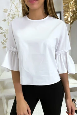 Blouse Blanche Manches Volantes Avec Joli Petit Noeud