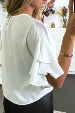 Blouse Blanche Over-size Avec Volants Aux Manches -Default Template 5 blouse blanche over size avec volants aux manches 4