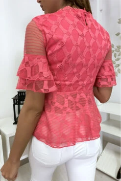 Blouse Fuchsia Avec Joli Motifs Dentelle Et Volant -Default Template 5 blouse fuchsia avec joli motifs dentelle et volant 3