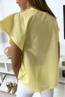 Blouse Jaune à Volant Avec Trois Boutons à L'épaules -Default Template 5 blouse jaune a volant avec trois boutons a l epaules 3