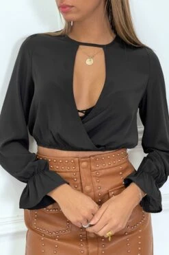 Blouse Noir Crop Top En Voilage à Ouverture Au Col Plongeant 11 Blouse Noir Crop Top En Voilage à Ouverture Au Col Plongeant -Default Template 5 blouse noir crop top en voilage a ouverture au col plongeant 4