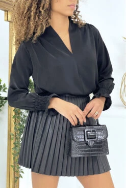 Blouse Noire Col V Avec Fonce Aux Bras -Default Template 5 blouse noire col v avec fonce aux bras 2