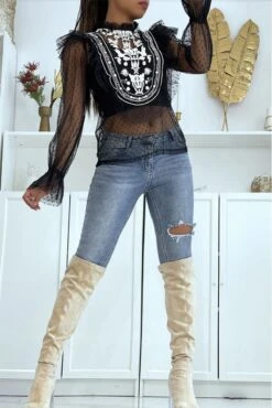 Blouse Noire En Tulle Avec Volant Et Broderie