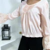 Blouse Rose Plissé Au Buste Avec Volant En Dentelle Aux Manches -Default Template 5 blouse rose plisse au buste avec volant en dentelle aux manches