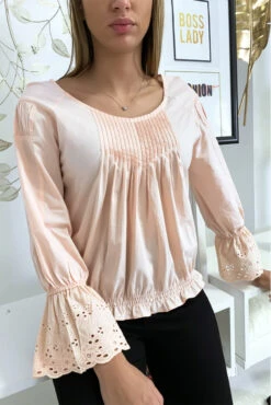 Blouse Rose Plissé Au Buste Avec Volant En Dentelle Aux Manches -Default Template 5 blouse rose plisse au buste avec volant en dentelle aux manches 3