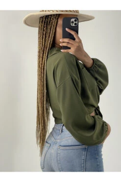 Chemise Cropée Kaki à Nouer à Manches Longues Bouffantes -Default Template 5 chemise cropee kaki a nouer a manches longues bouffantes 2