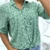 Chemise Fluide Verte Fleurie à Col à Revers Et à Manches Mi-longues Et Fausses Poches à La Poitrine 2 Chemise Fluide Verte Fleurie à Col à Revers Et à Manches Mi-longues Et Fausses Poches à La Poitrine -Default Template 5 chemise fluide verte fleurie a col a revers et a manches mi longues et fausses poches a la poitrine