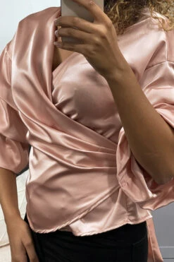 Chemisier En Cache Coeur Satiné Rose à Manche Bouffantes -Default Template 5 chemisier en cache coeur satine rose a manche bouffantes 4