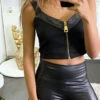 Crop Top Noir à Gros Zip Doré Et Simili Au Col. -Default Template 5 crop top noir a gros zip dore et simili au col