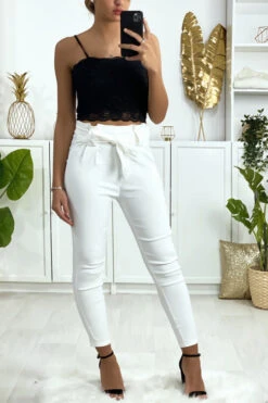 Débardeur Noir En Dentelle Doublé Avec Bretelle Amovible