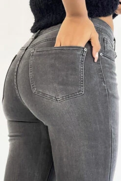 Jean Noir Délavé Taille Haute Patte D'éléphant Avec Fente Cintré à La Taille 17 Jean Noir Délavé Taille Haute Patte D'éléphant Avec Fente Cintré à La Taille -Default Template 5 jean noir delave taille haute patte d elephant avec fente cintre a la taille 7