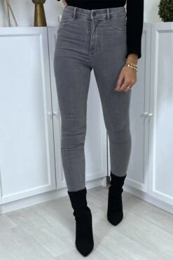 Jean Slim Gris Délavé Avec Poches Arrières