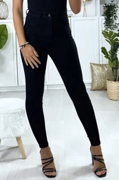 Jeans Slim En Noir Avec Fausse Poches à L'avant