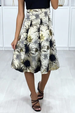 Jupe 3/4 Motif Noir Et Doré En Jacquard