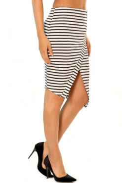 Jupe Porte Feuille Blanc Et Noir Très Fashion. Mode Femme Pas Cher A2513 -Default Template 5 jupe porte feuille blanc et noir tres fashion mode femme pas cher a2513 3