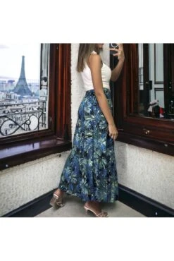 Longue Jupe évasé Royal Et Noir Motif Feuille