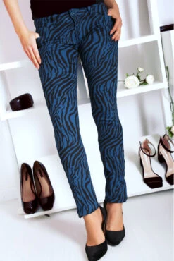 Pantalon Jeans Bleu Extensible Avec Poche Et Motif Noir S1317D -Default Template 5 pantalon jeans bleu extensible avec poche et motif noir s1317d 1