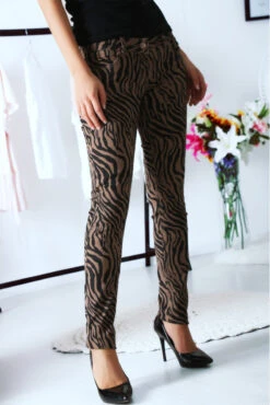 Pantalon Jeans Taupe Avec Ces Motifs Tendances Noir - S1317G -Default Template 5 pantalon jeans taupe avec ces motifs tendances noir s1317g 3