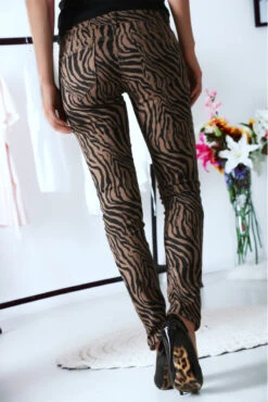 Pantalon Jeans Taupe Avec Ces Motifs Tendances Noir - S1317G -Default Template 5 pantalon jeans taupe avec ces motifs tendances noir s1317g 5